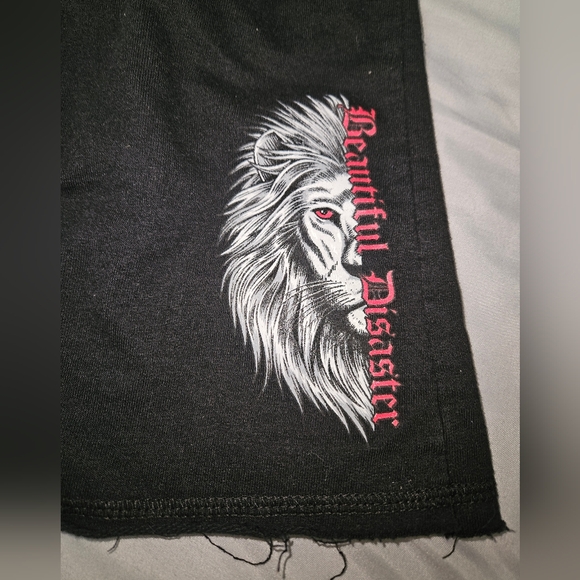 Beautiful Disaster Beauty & Rage Shorts - Picture 2 of 6
